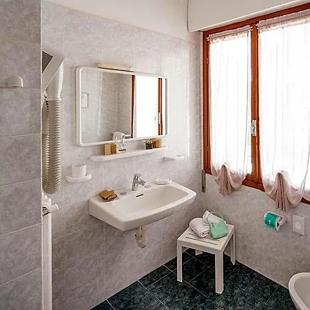 Virginia Hotel 3*